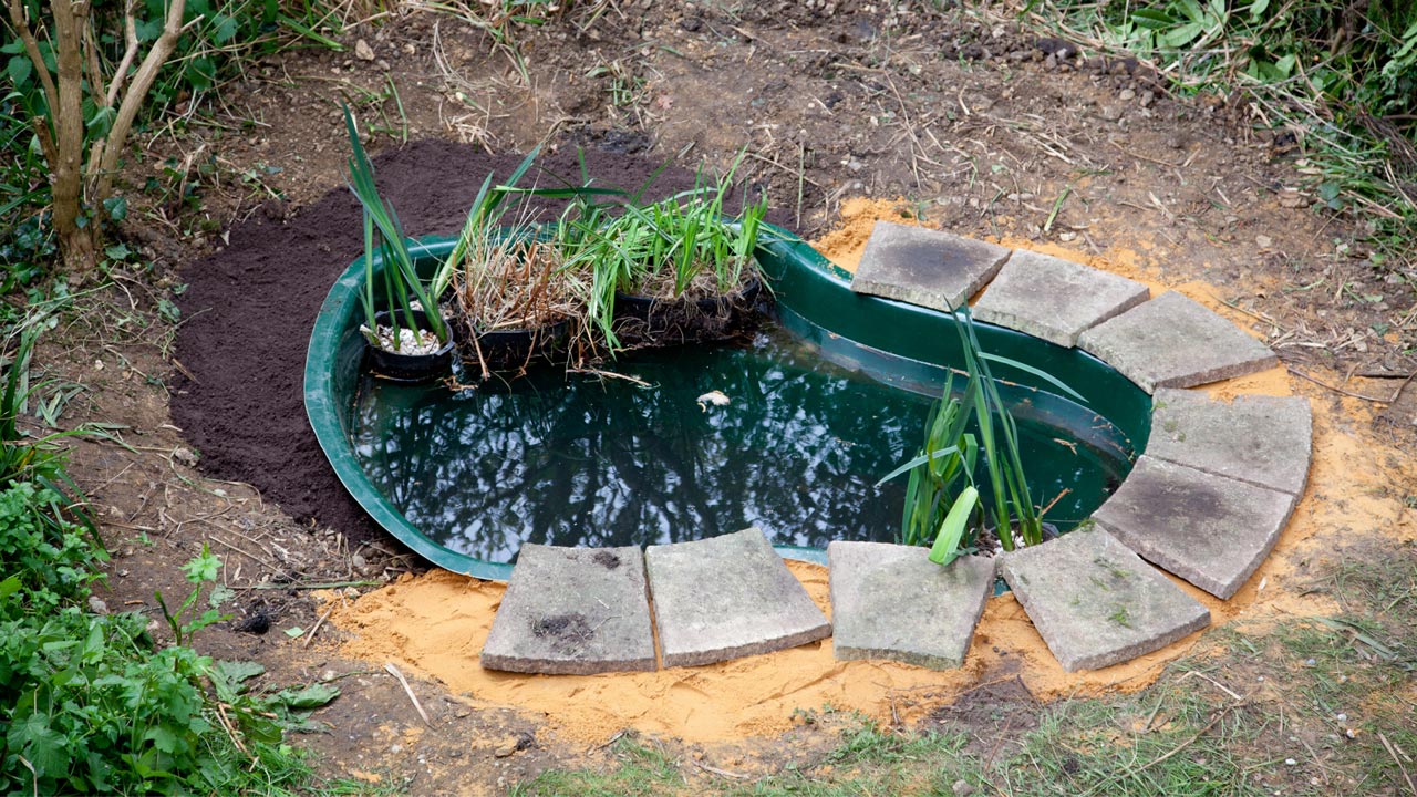 A Step-by-Step Guide on How to Use Repair Kits for Preformed Molded Ponds