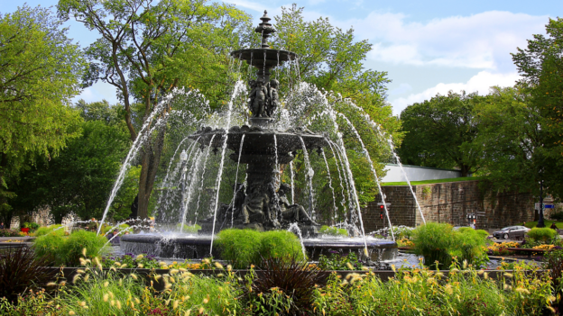 wall fountain